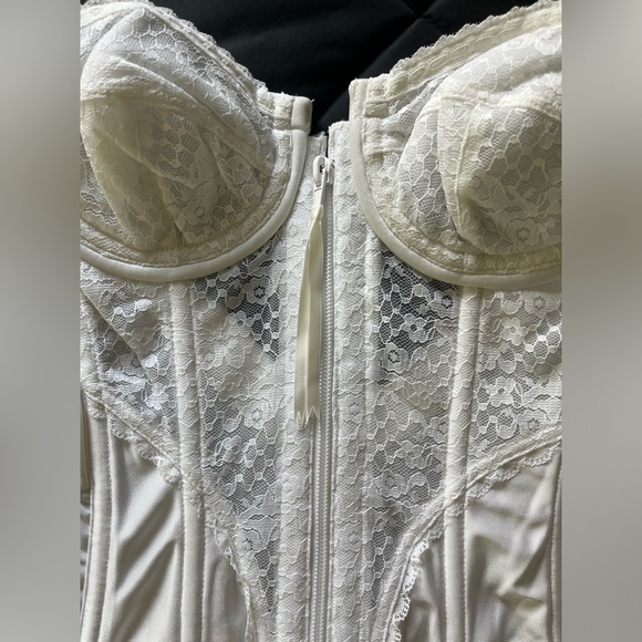 Vintage Lady Marlene Corset 32B NWT - Picture 3 of 10